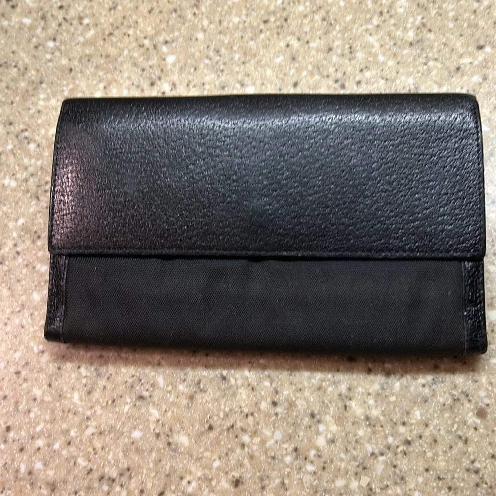 GUCCI Authentic black long wallet